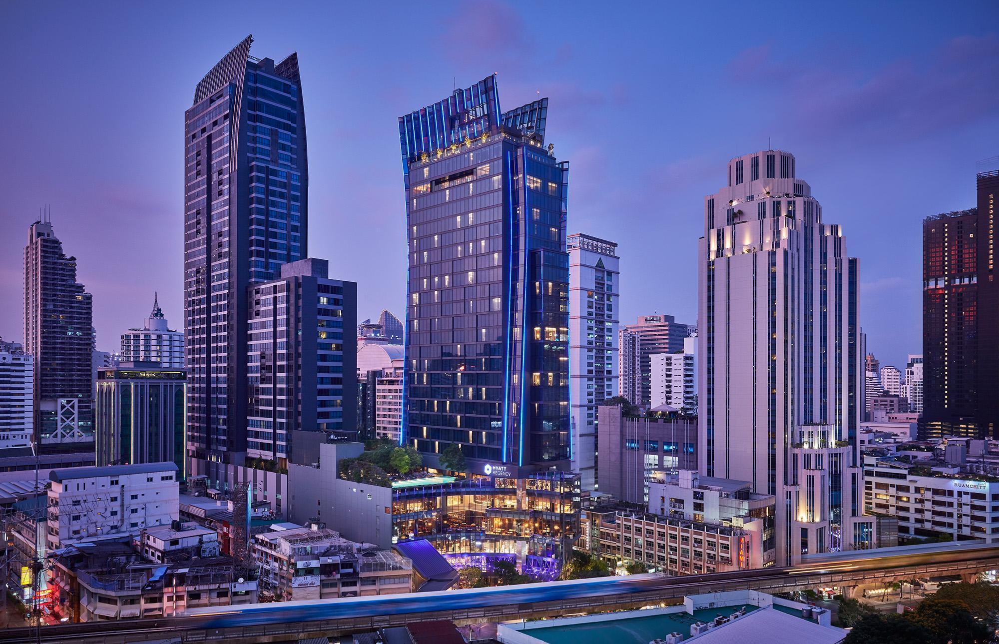 Отель Hyatt Regency Bangkok Sukhumvit Экстерьер фото
